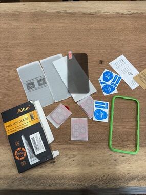 Ailun Privacy Screen Protector Kit with Alignment Frame iPhone 16 pro‎